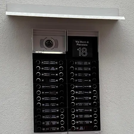 Tiburtina Flam 아파트